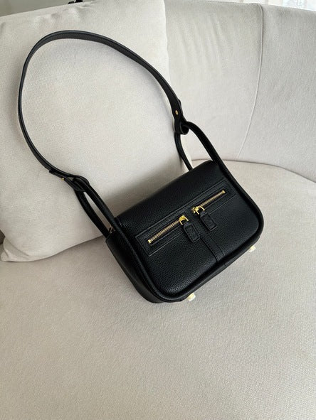 Stylish Zippy 22 PU Black Handbag